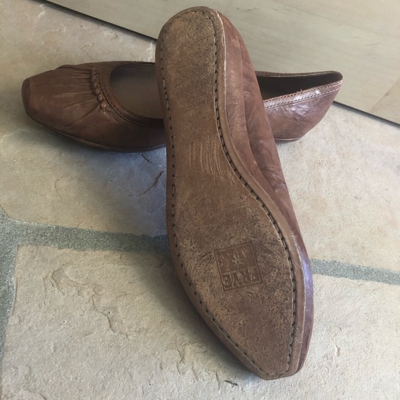 SOLD: Frye Clementine Ruching Skimmer Flat - Picture 4 of 8